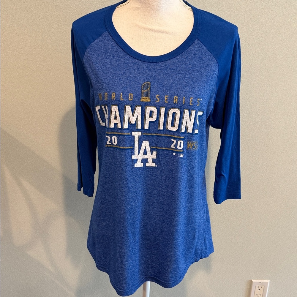 Blue  DODGERS World Series Champions Women's Top size Medium PIT 20